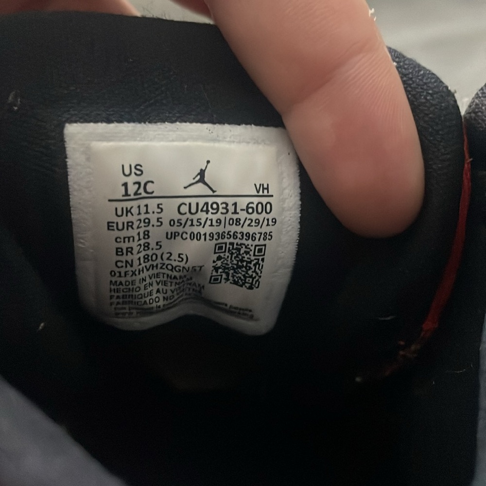 Jordan 6 - Picture 4 of 5